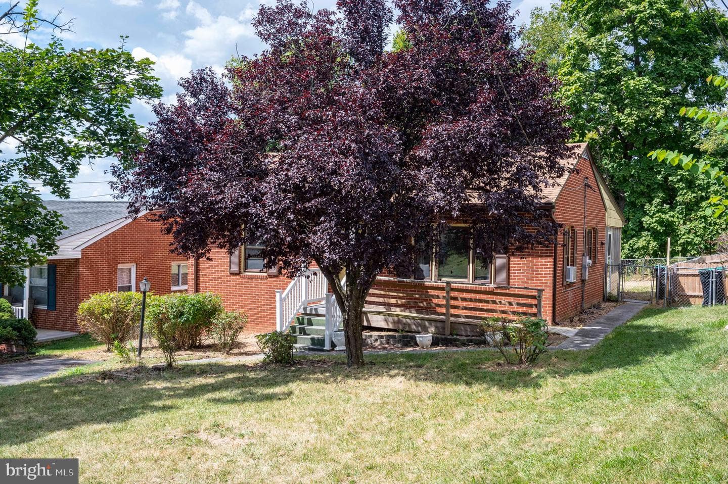373 Walton Street photo 3