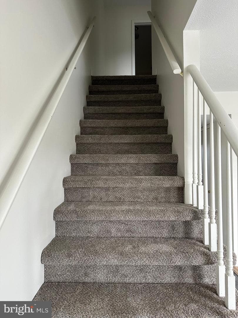 151 E Reservoir Road photo 18