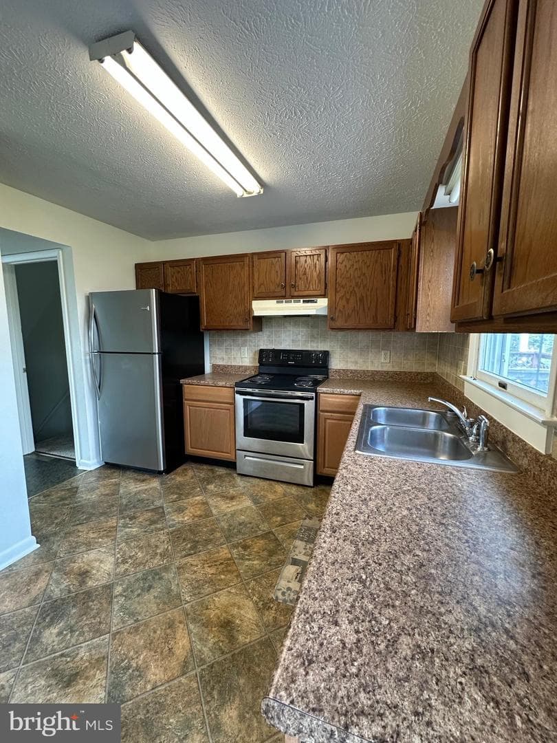 151 E Reservoir Road photo 5