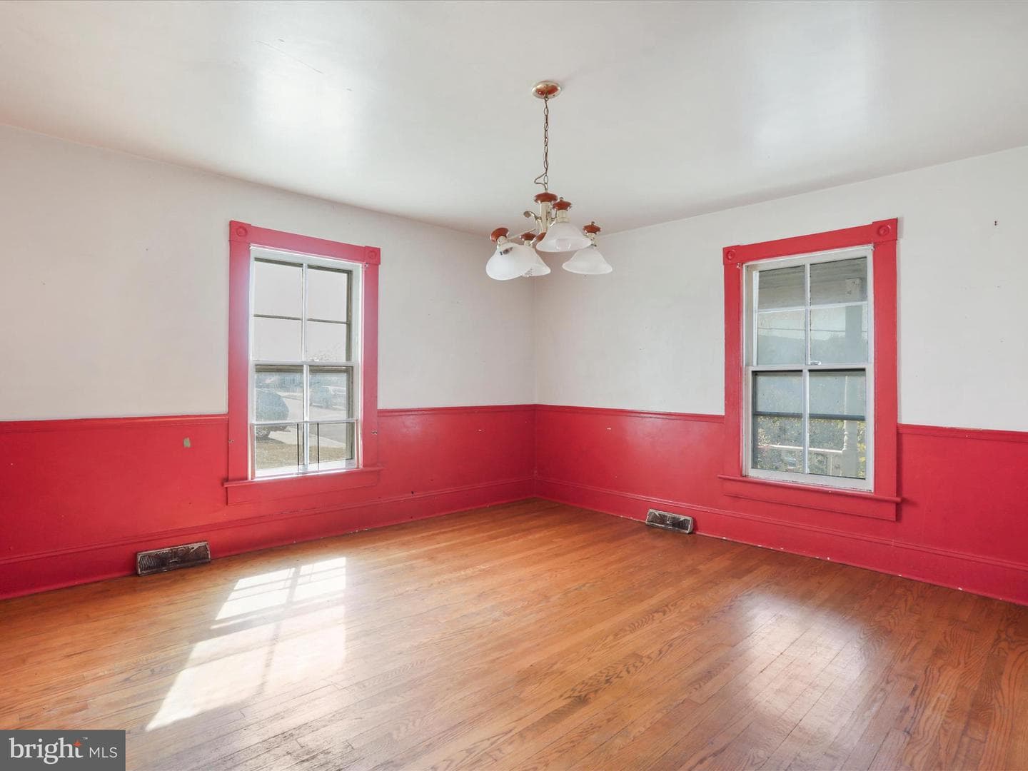 427 Thompson Street photo 11