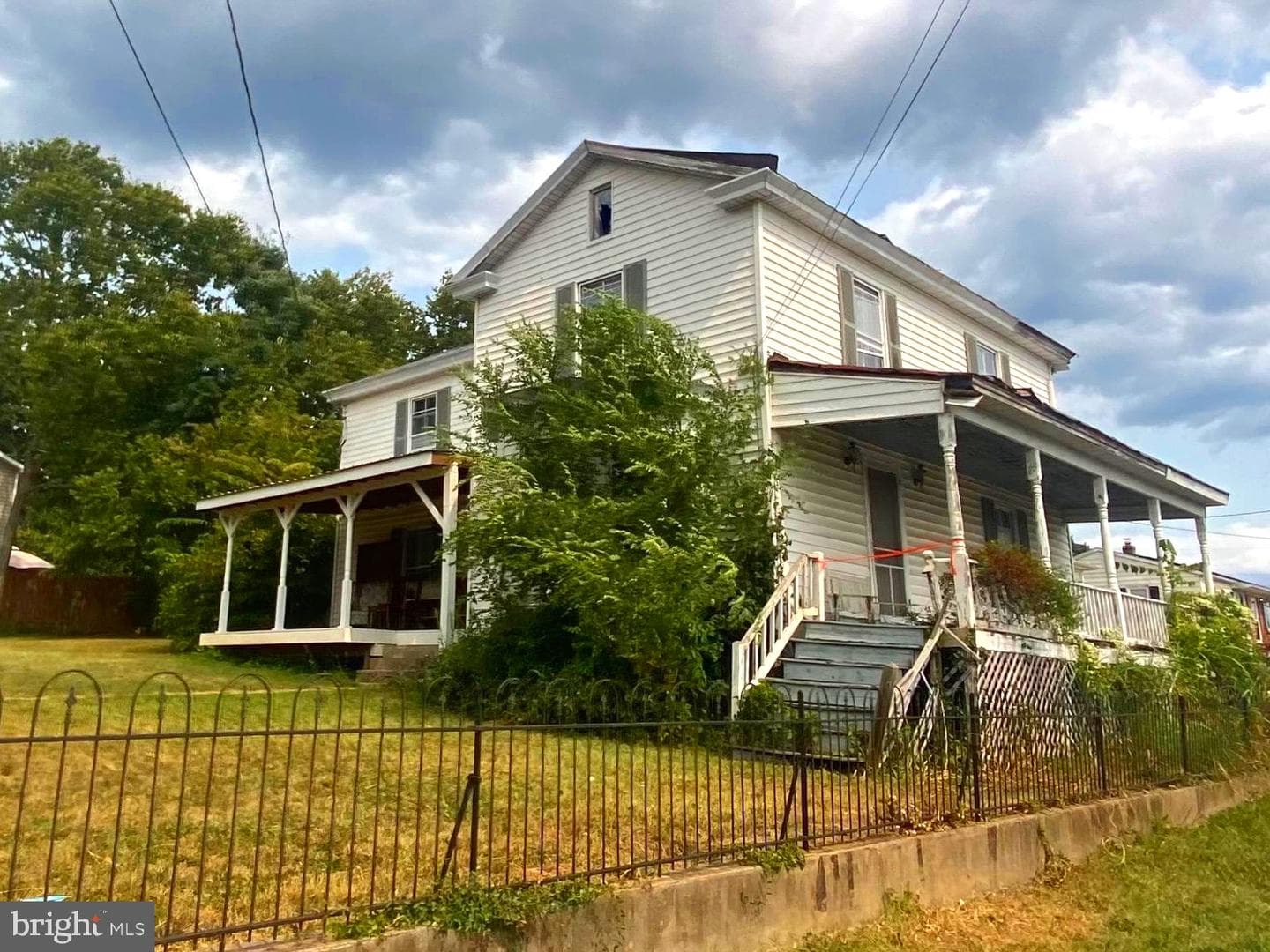 427 Thompson Street photo 2