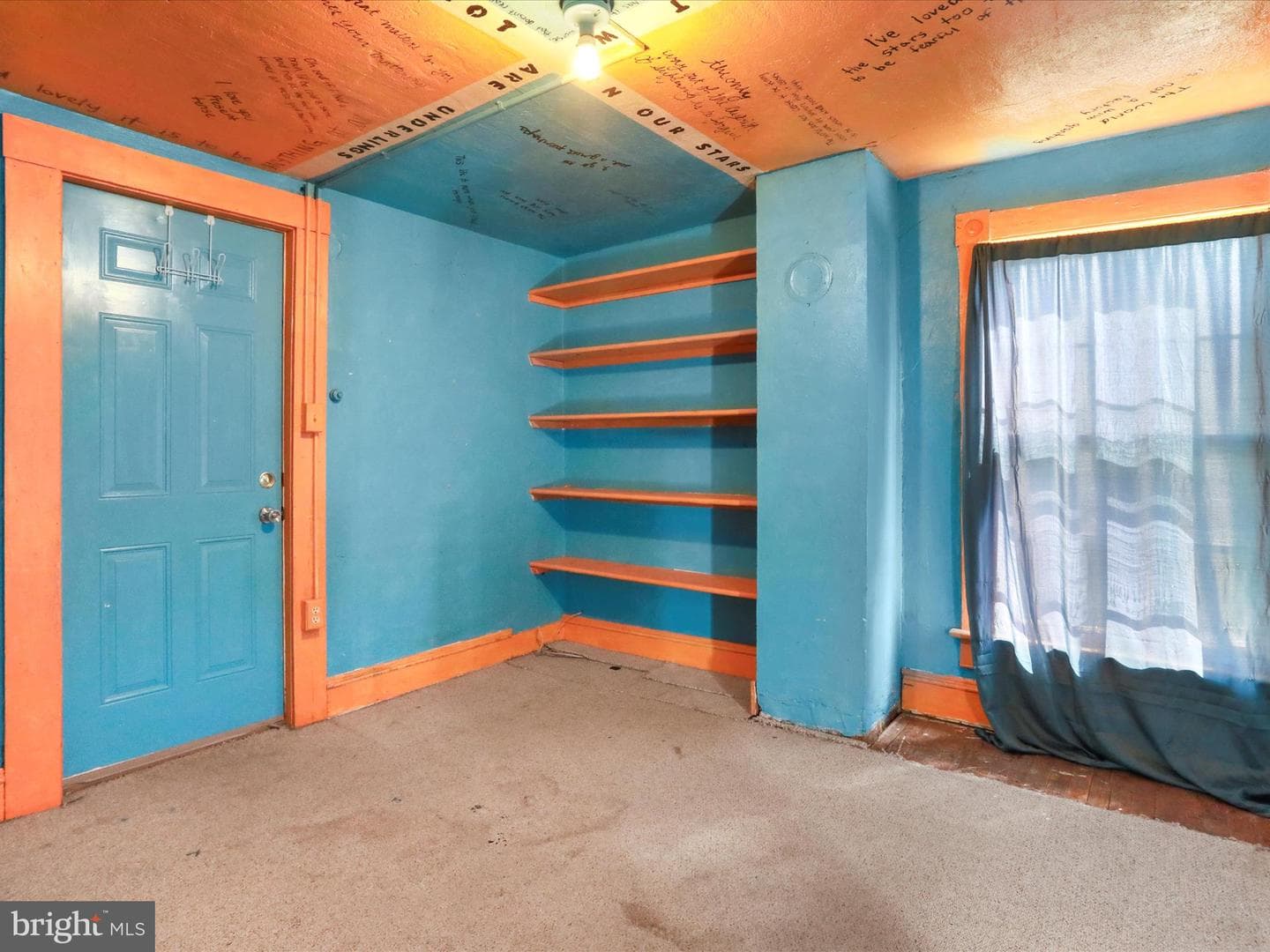 427 Thompson Street photo 24