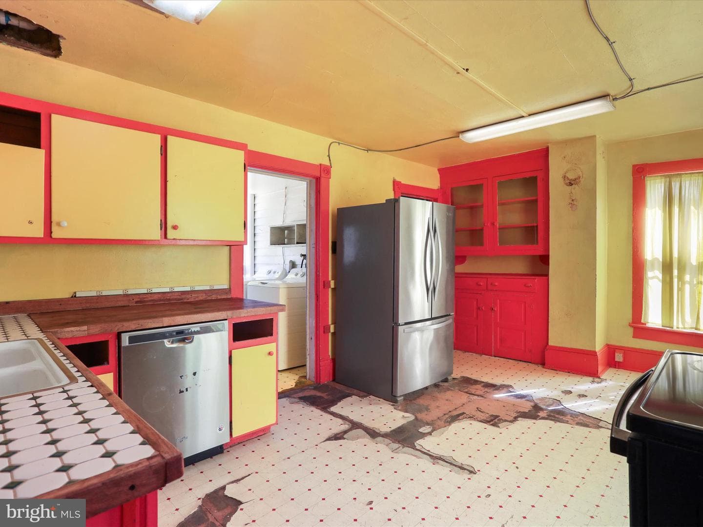 427 Thompson Street photo 30