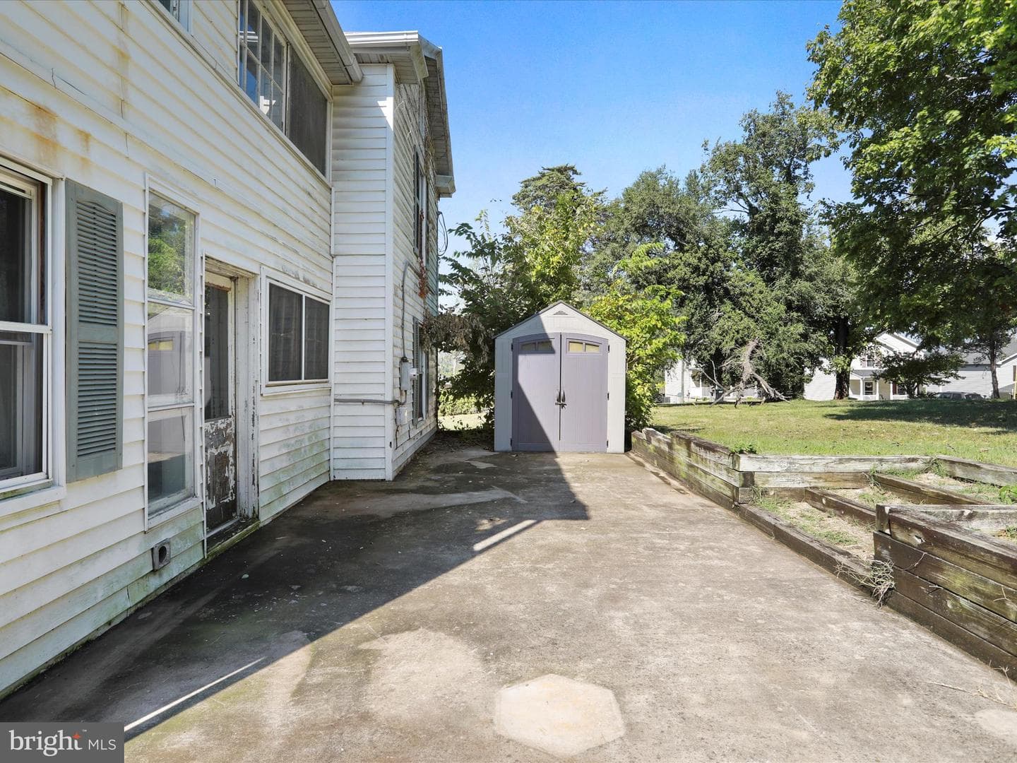 427 Thompson Street photo 35