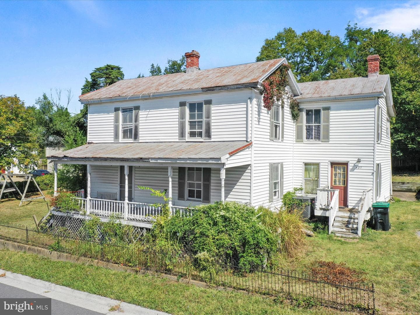 427 Thompson Street photo 5