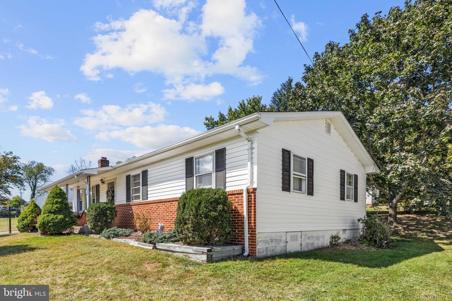 756 Spring Parkway photo 2