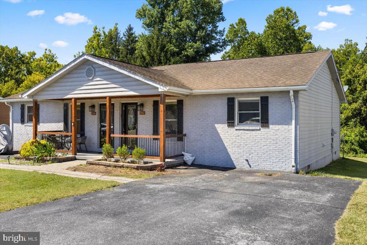 292 Miller Drive photo 1