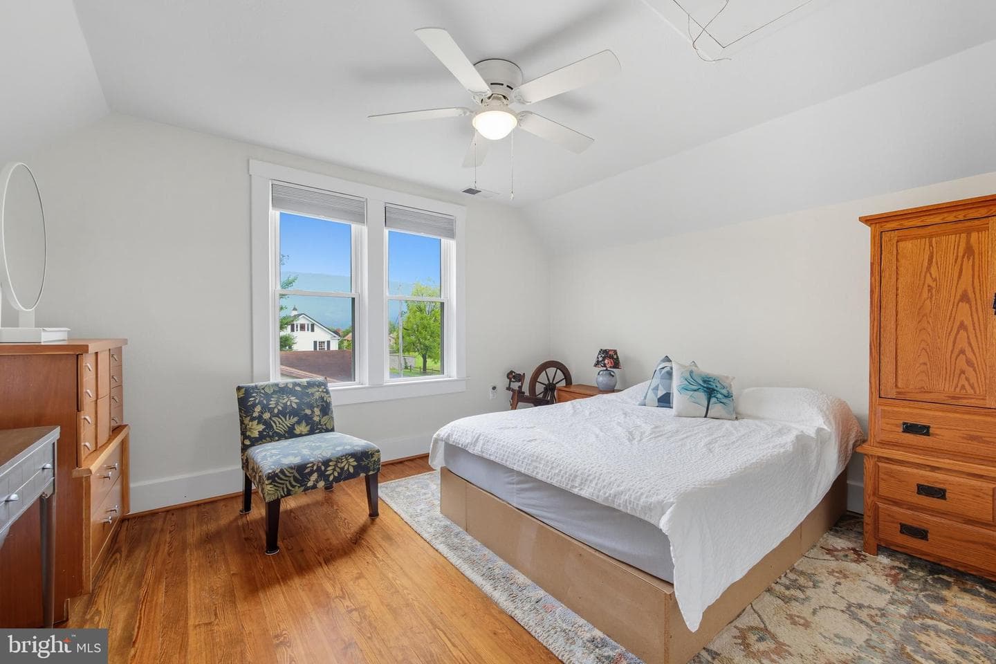 453 Zea Street photo 32