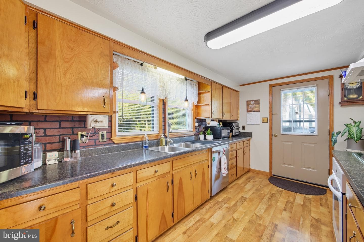 758 Honeysuckle Avenue photo 45