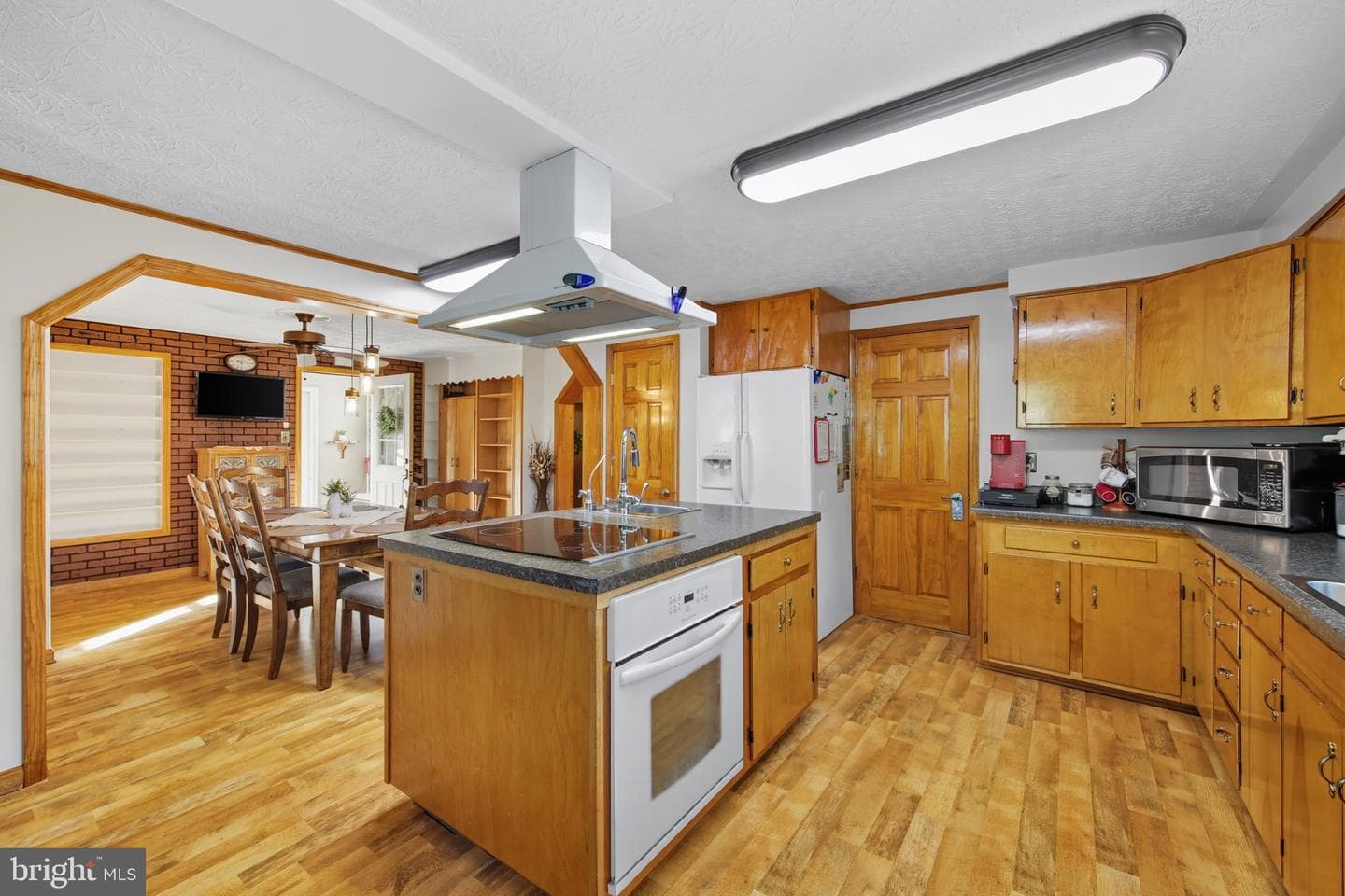 758 Honeysuckle Avenue photo 48