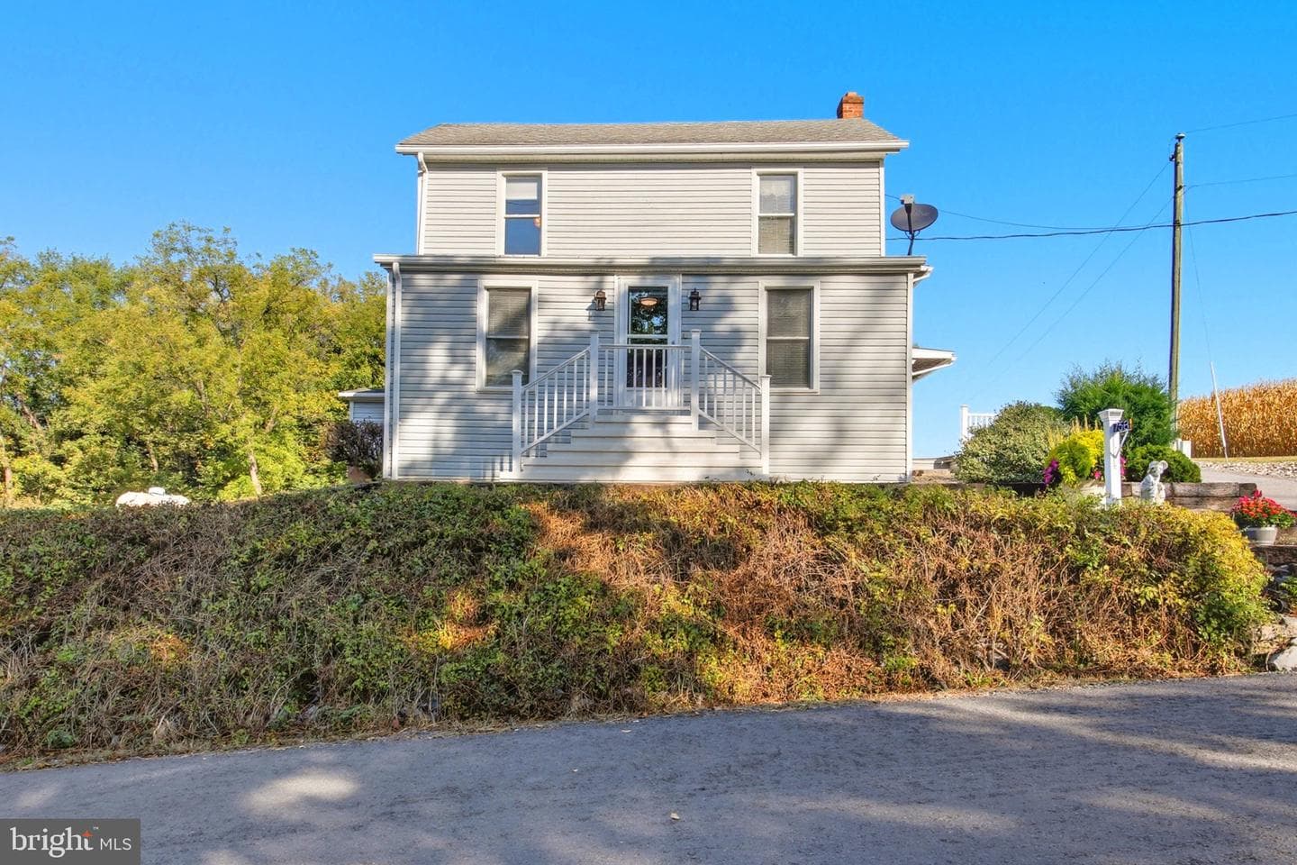 758 Honeysuckle Avenue photo 8
