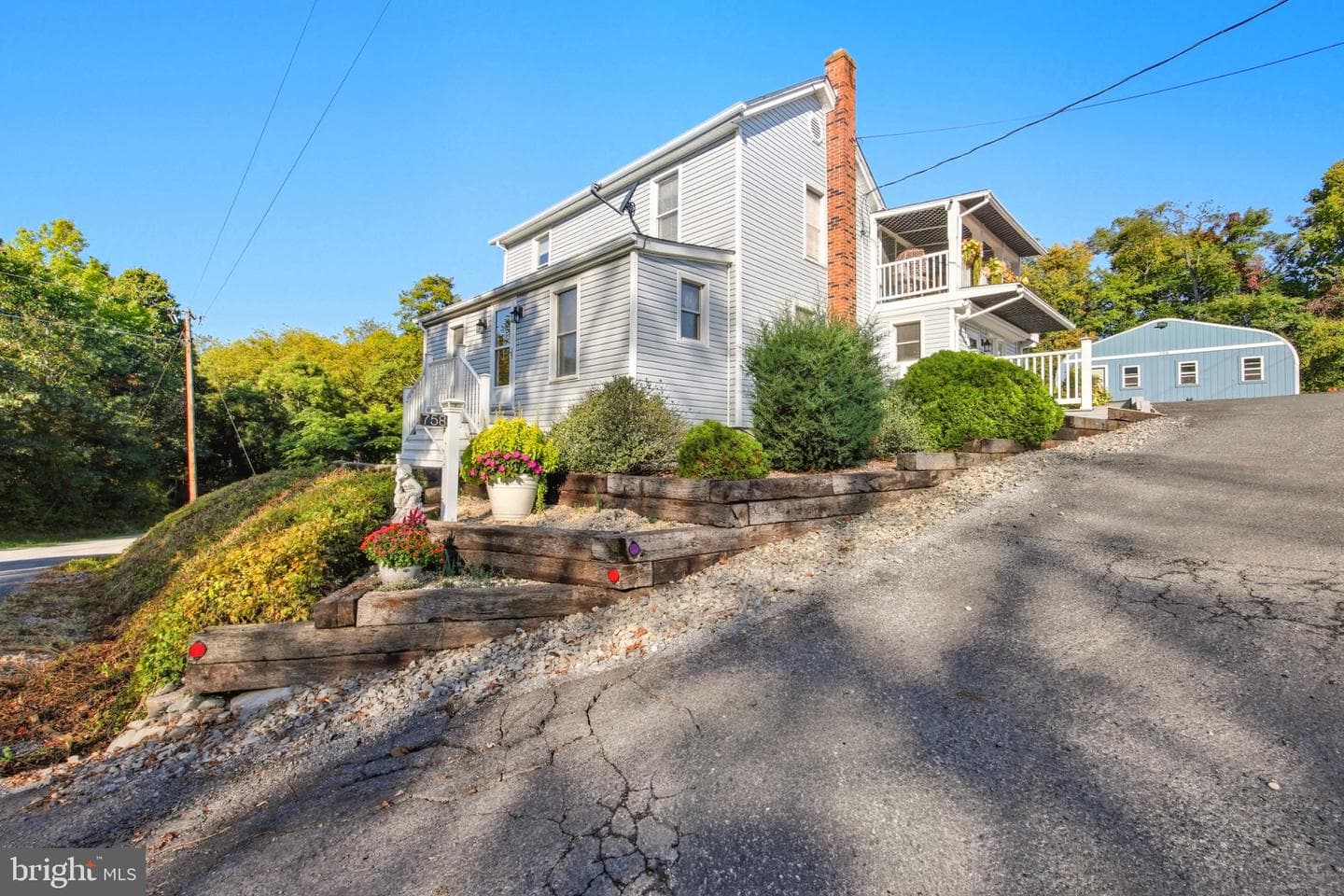 758 Honeysuckle Avenue photo 9