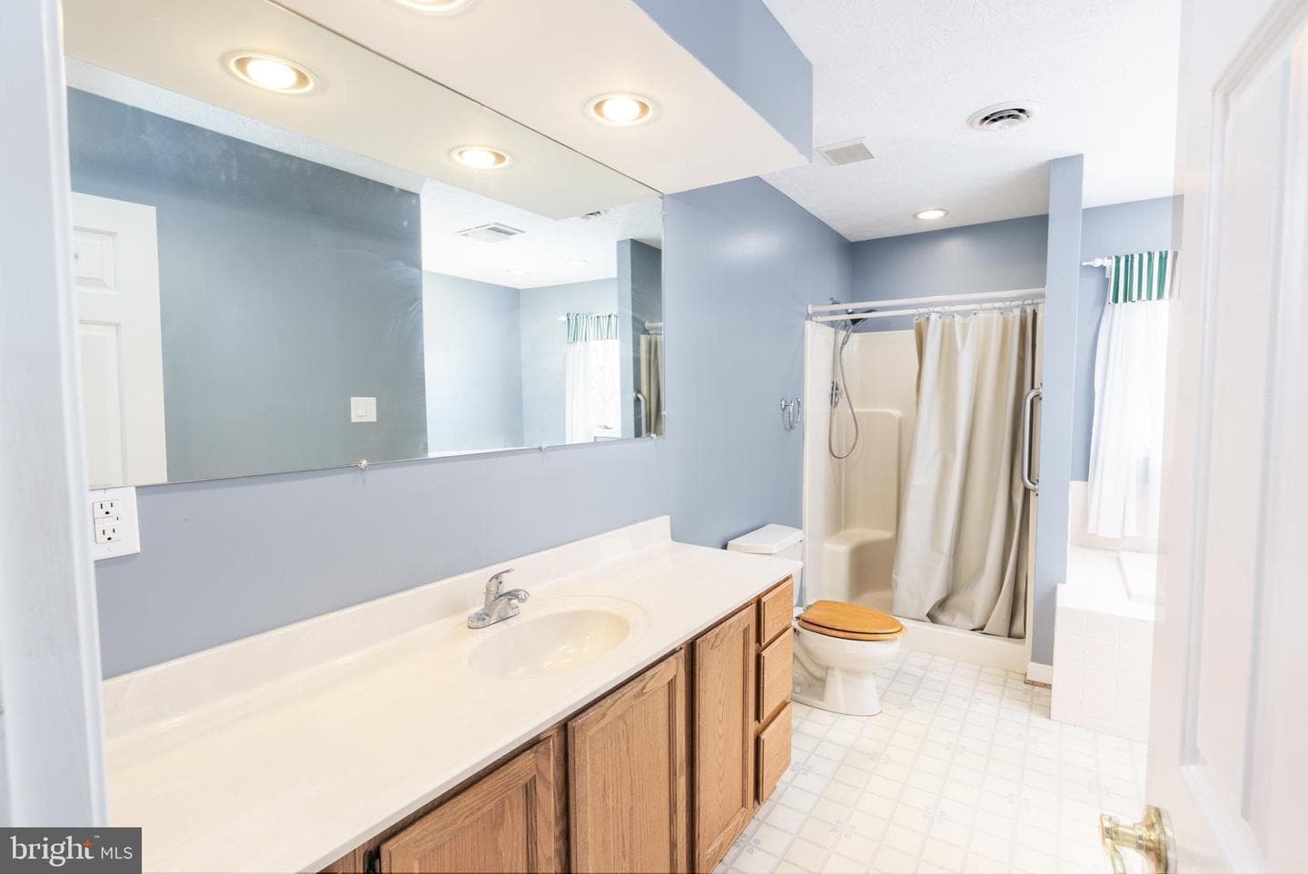 123 Oak Hill Drive photo 38