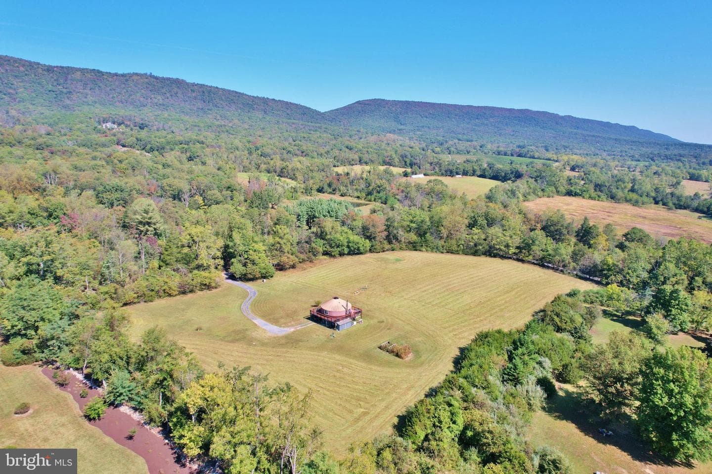 1312 Alonzaville Road photo 2