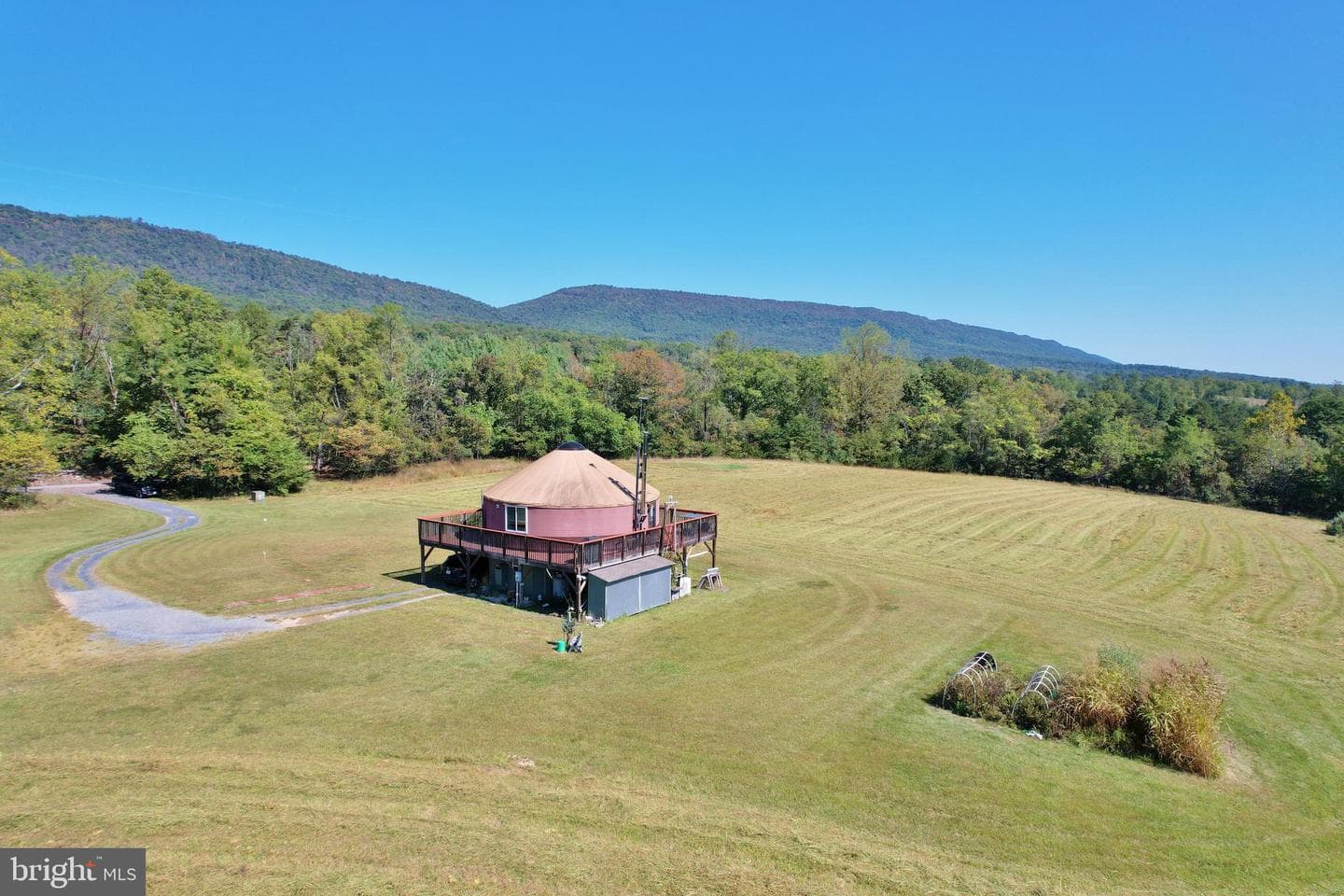 1312 Alonzaville Road photo 4