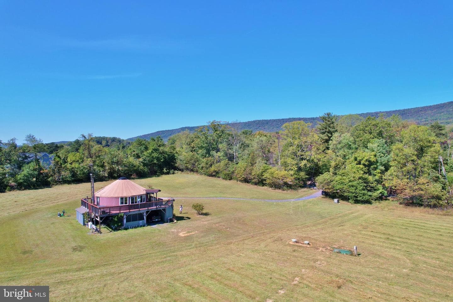 1312 Alonzaville Road photo 8