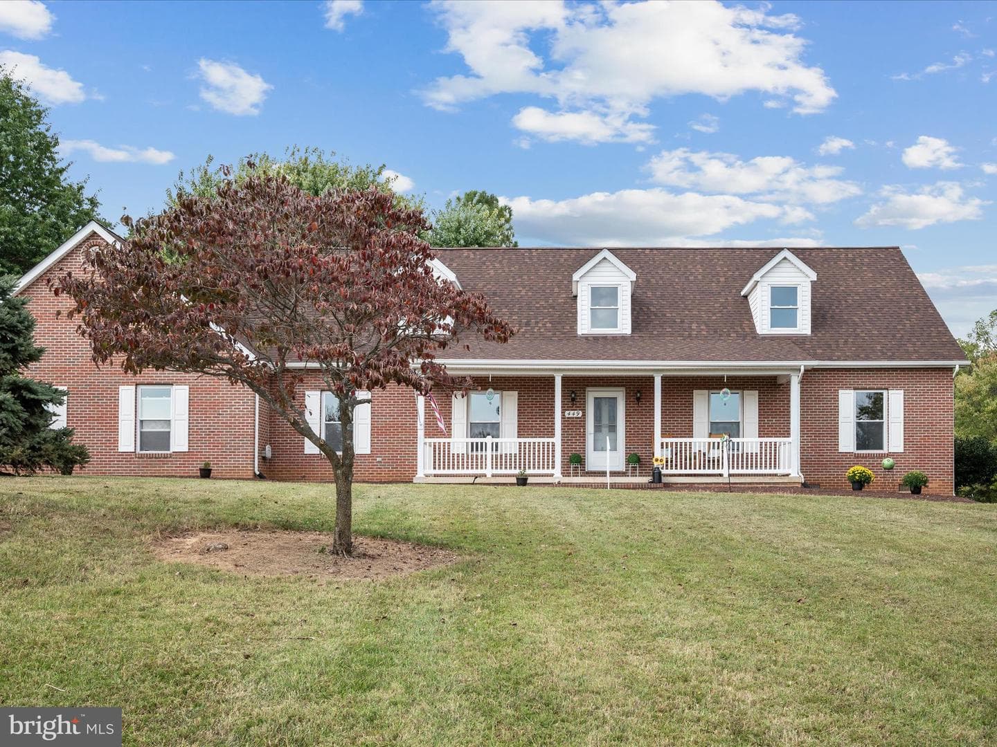 449 Fairview Circle photo 2