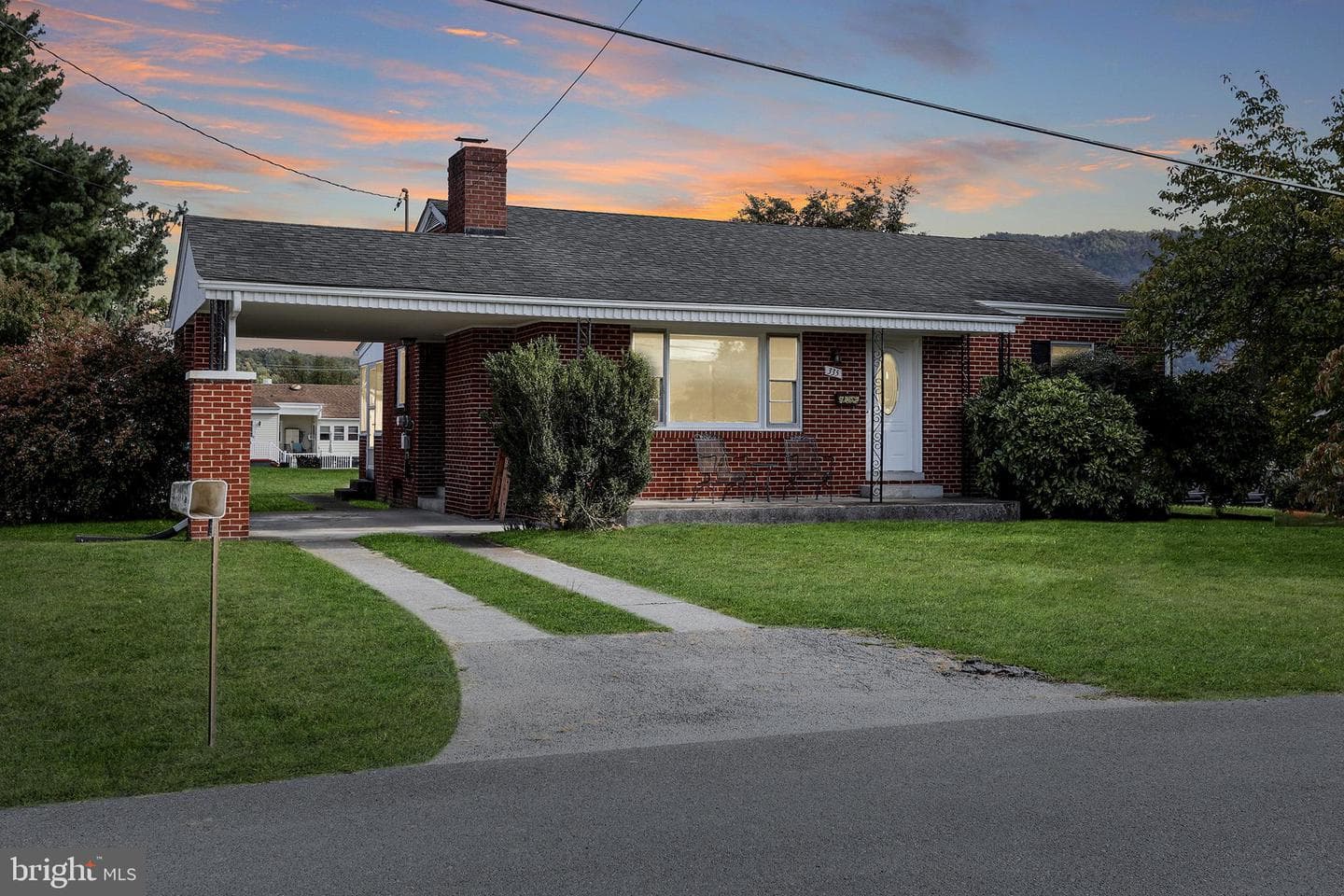 335 Royal Avenue photo 1