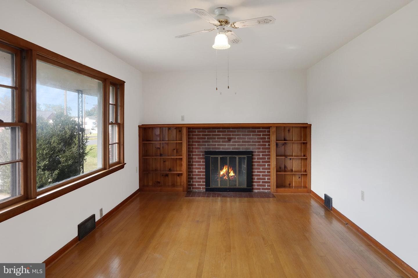 335 Royal Avenue photo 12