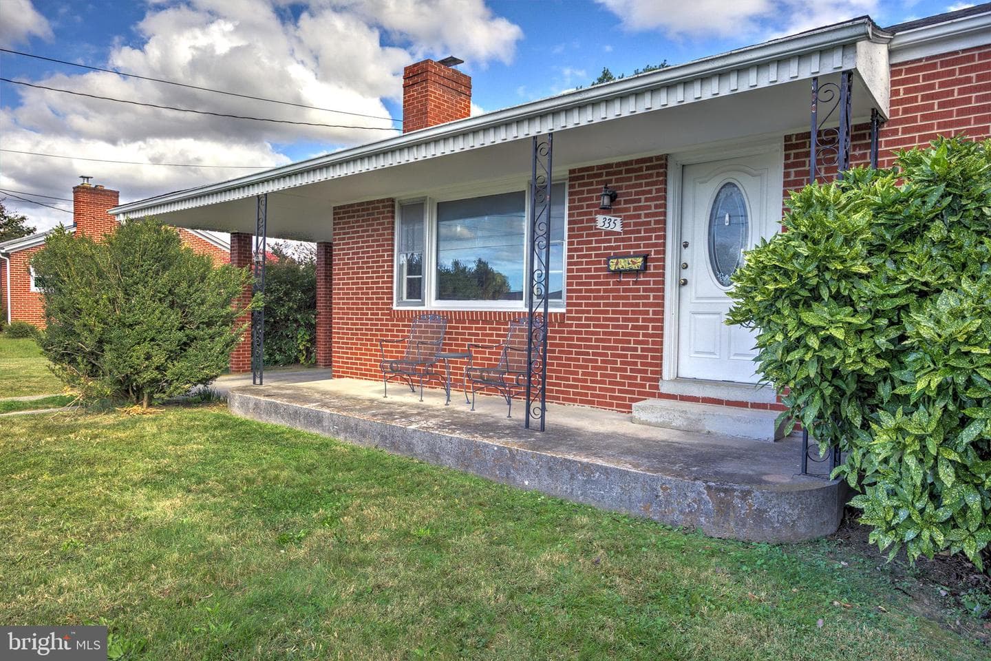 335 Royal Avenue photo 2