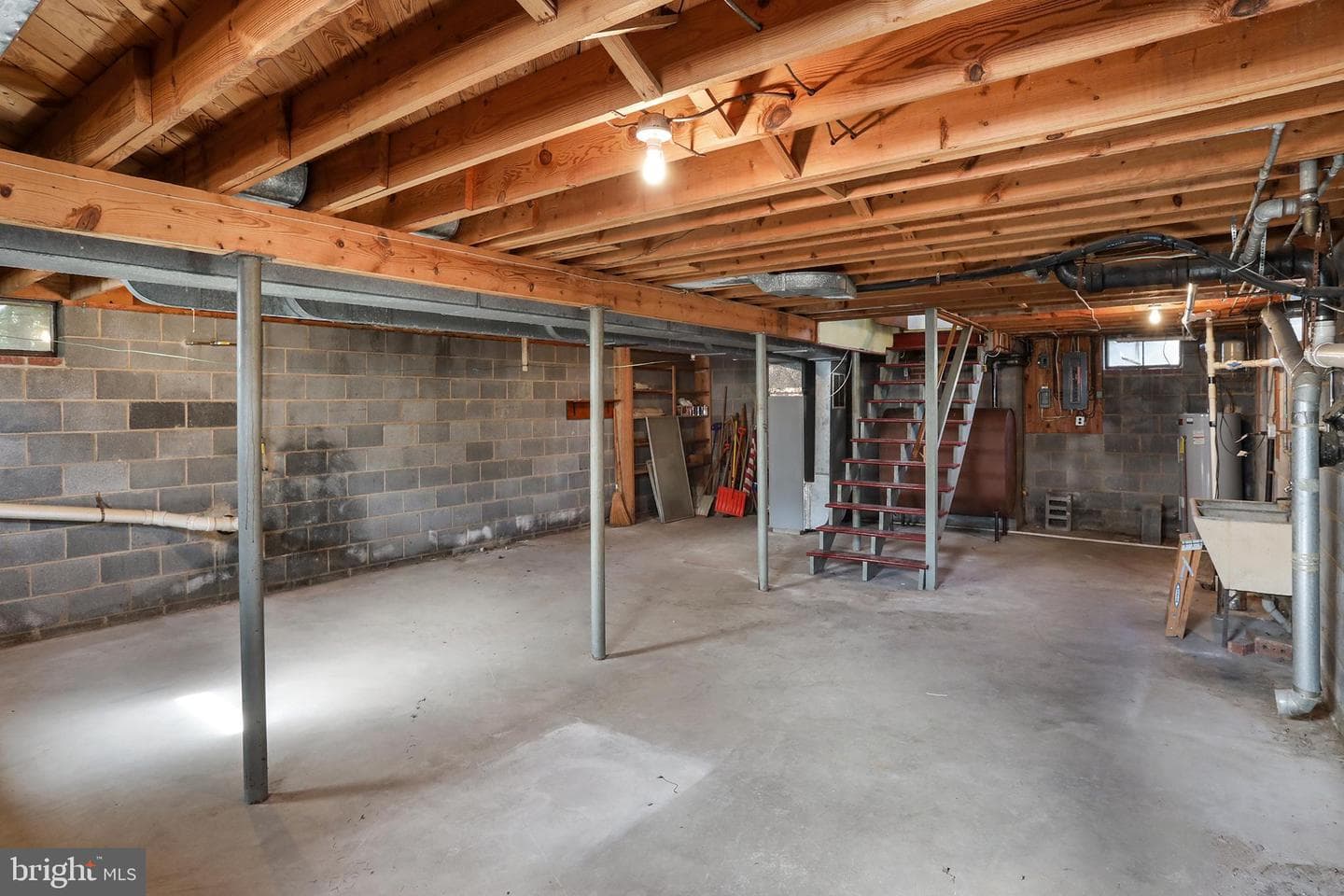 335 Royal Avenue photo 26