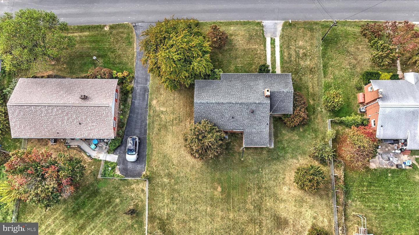 335 Royal Avenue photo 28