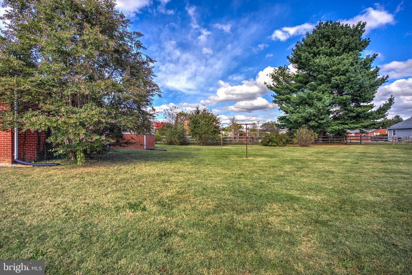 335 Royal Avenue photo 9
