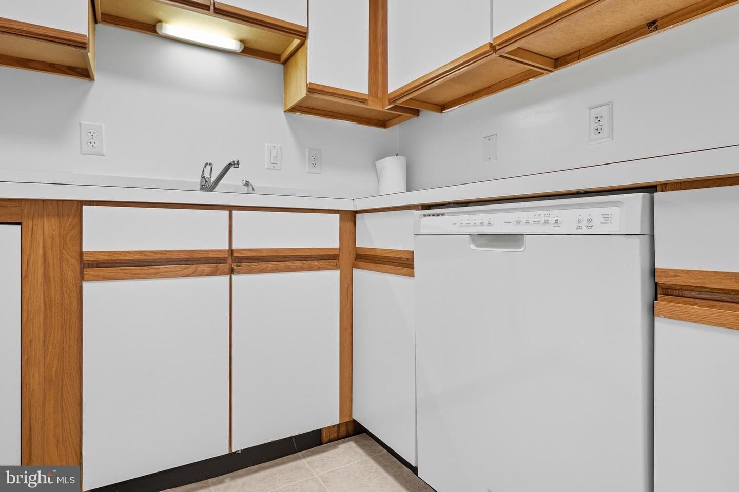 4065 Rose Bud Court photo 9
