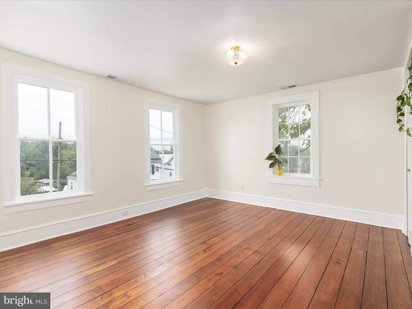 239 N Church Street photo 47