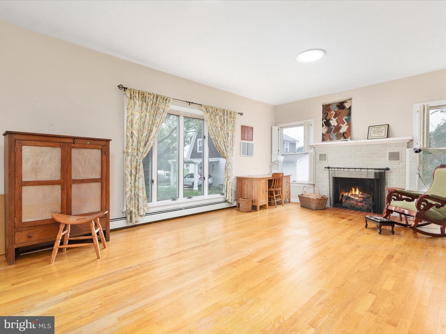 517 W Locust Street photo 19