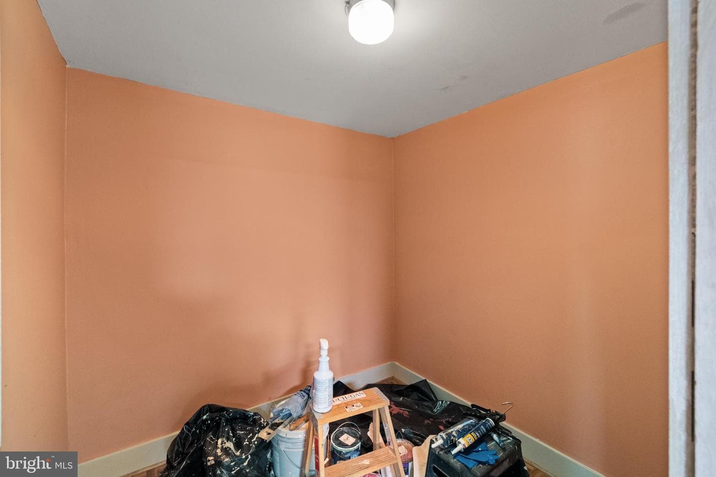 84 Gunn Lane photo 34