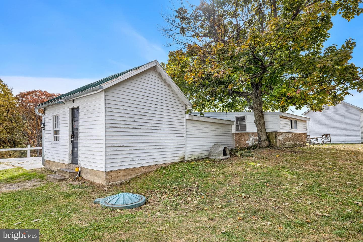84 Gunn Lane photo 58