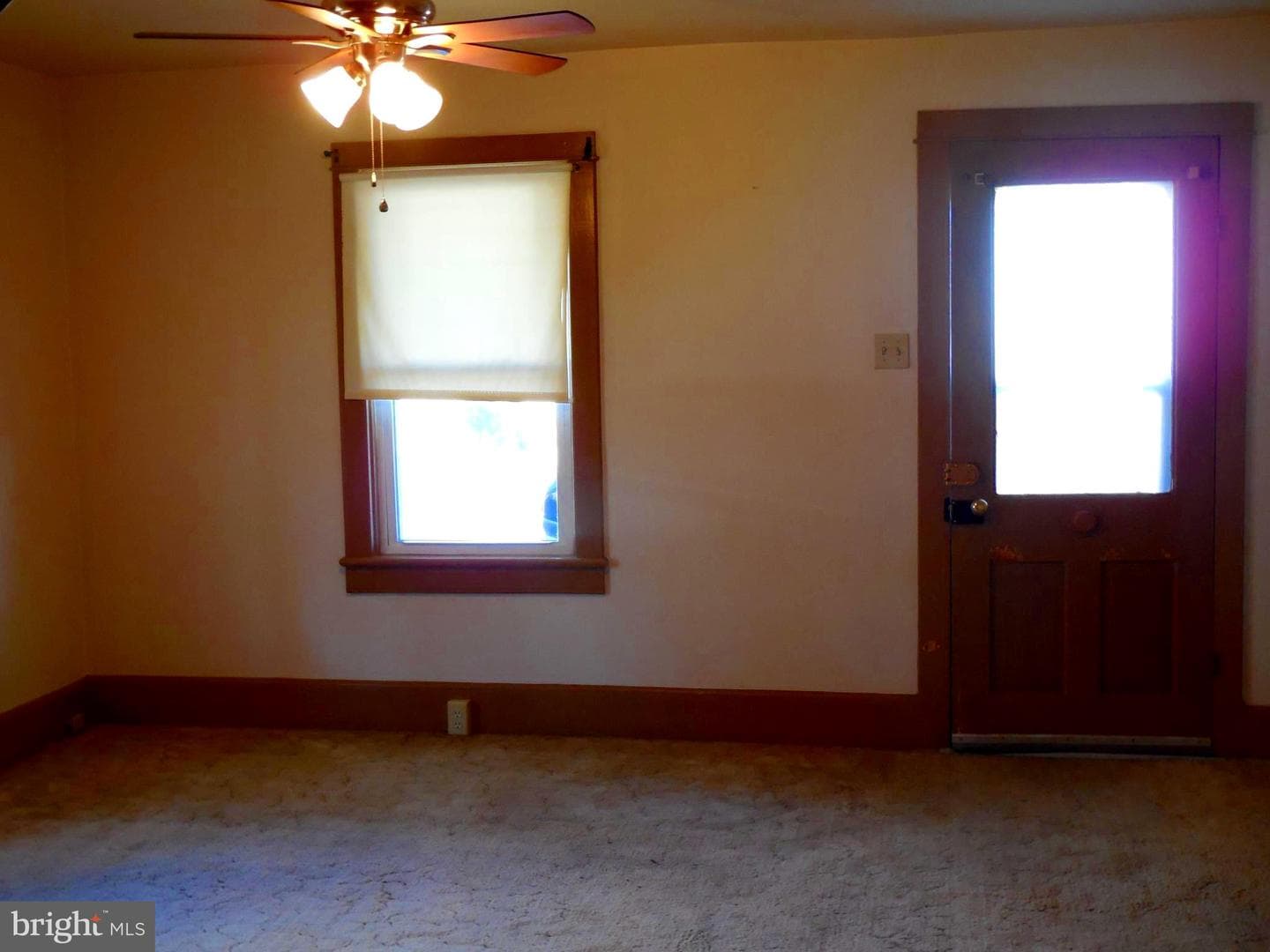 359 W Spring Street photo 5