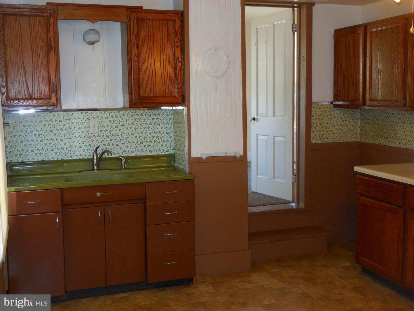 359 W Spring Street photo 8