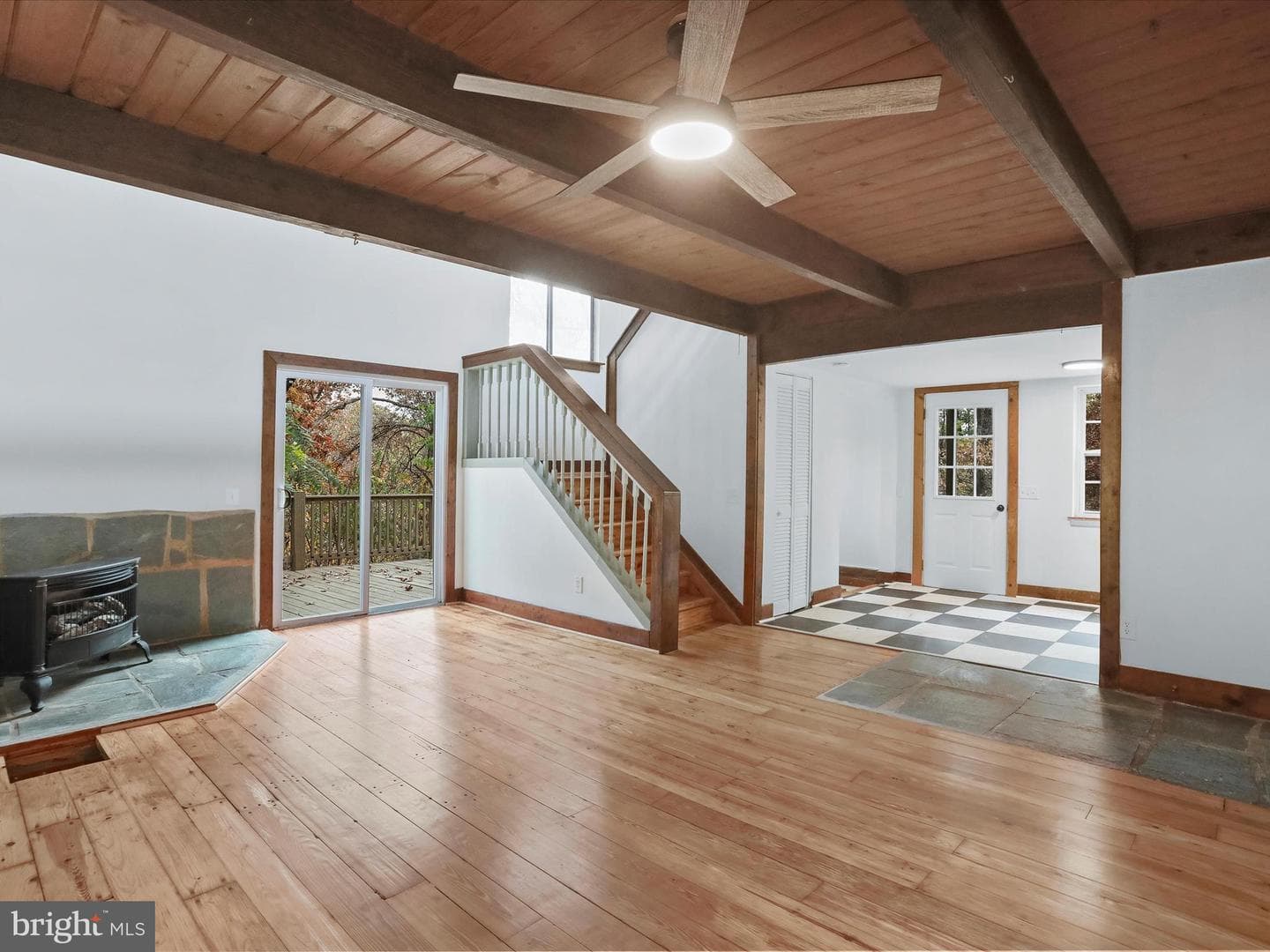 290 Hickory Lane photo 4