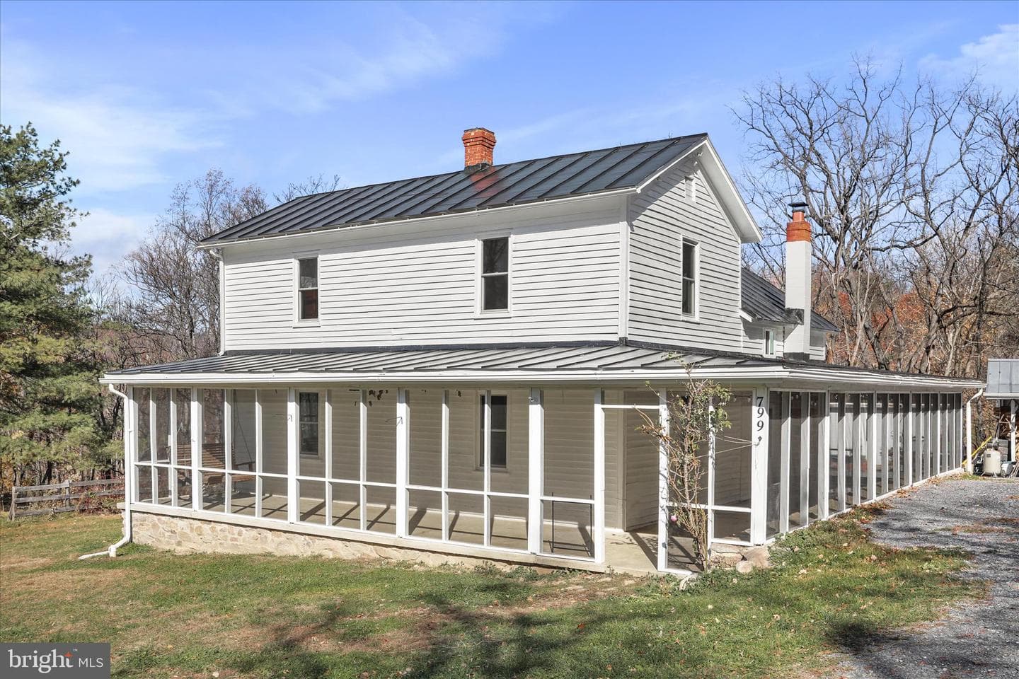 799 Stephens Lane photo 3
