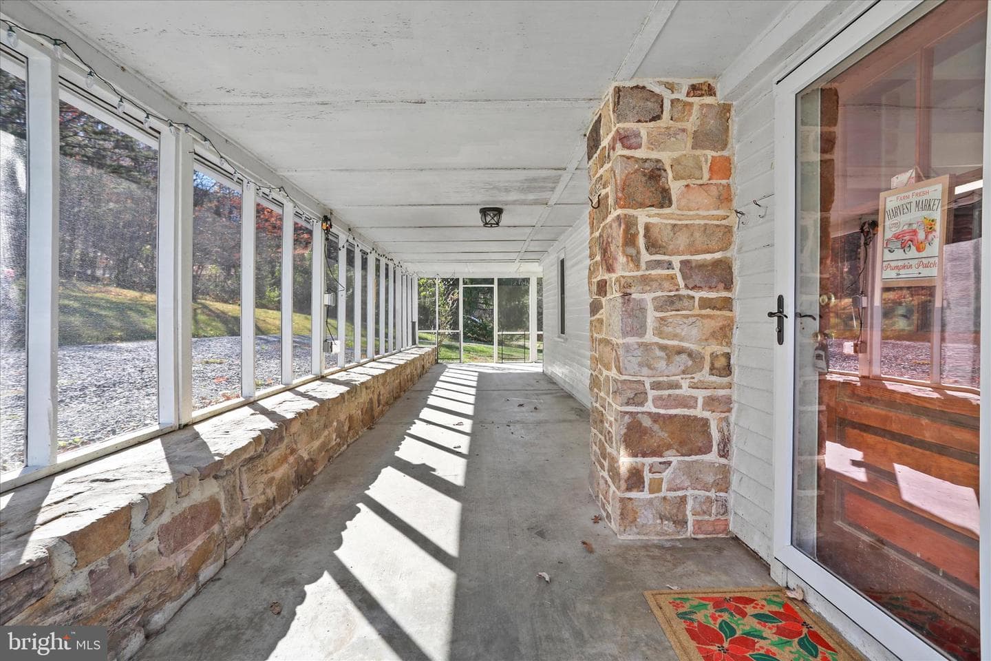 799 Stephens Lane photo 33