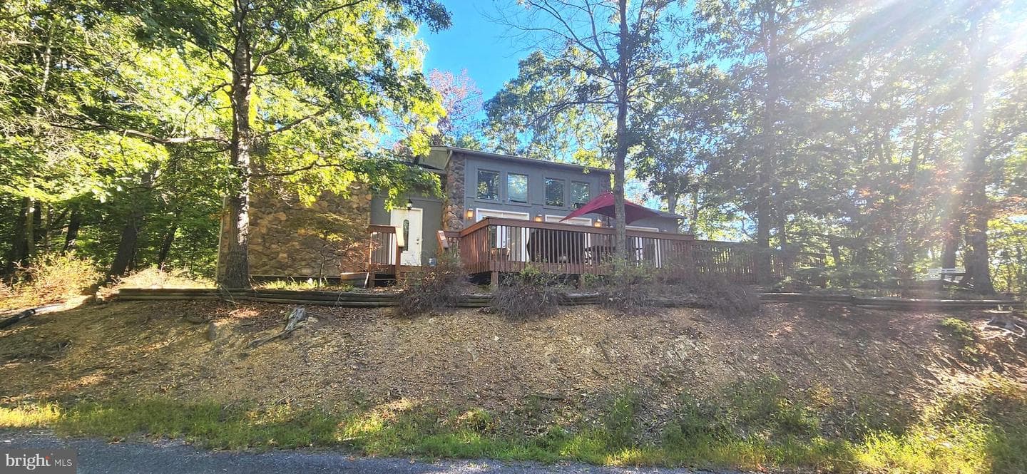 1112 Lee Road photo 2
