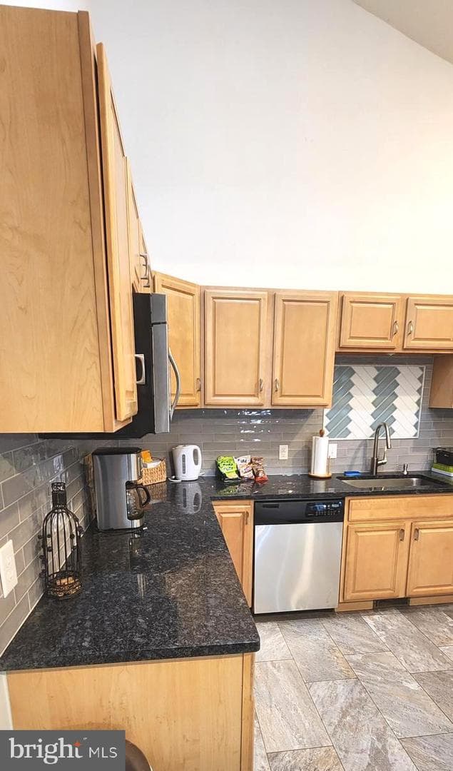 1112 Lee Road photo 20