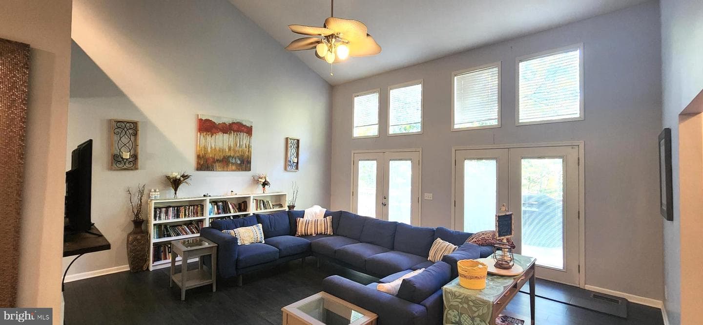 1112 Lee Road photo 4
