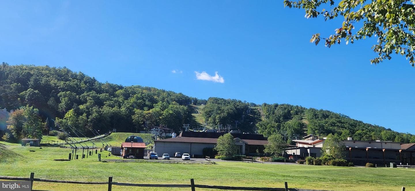 1112 Lee Road photo 96