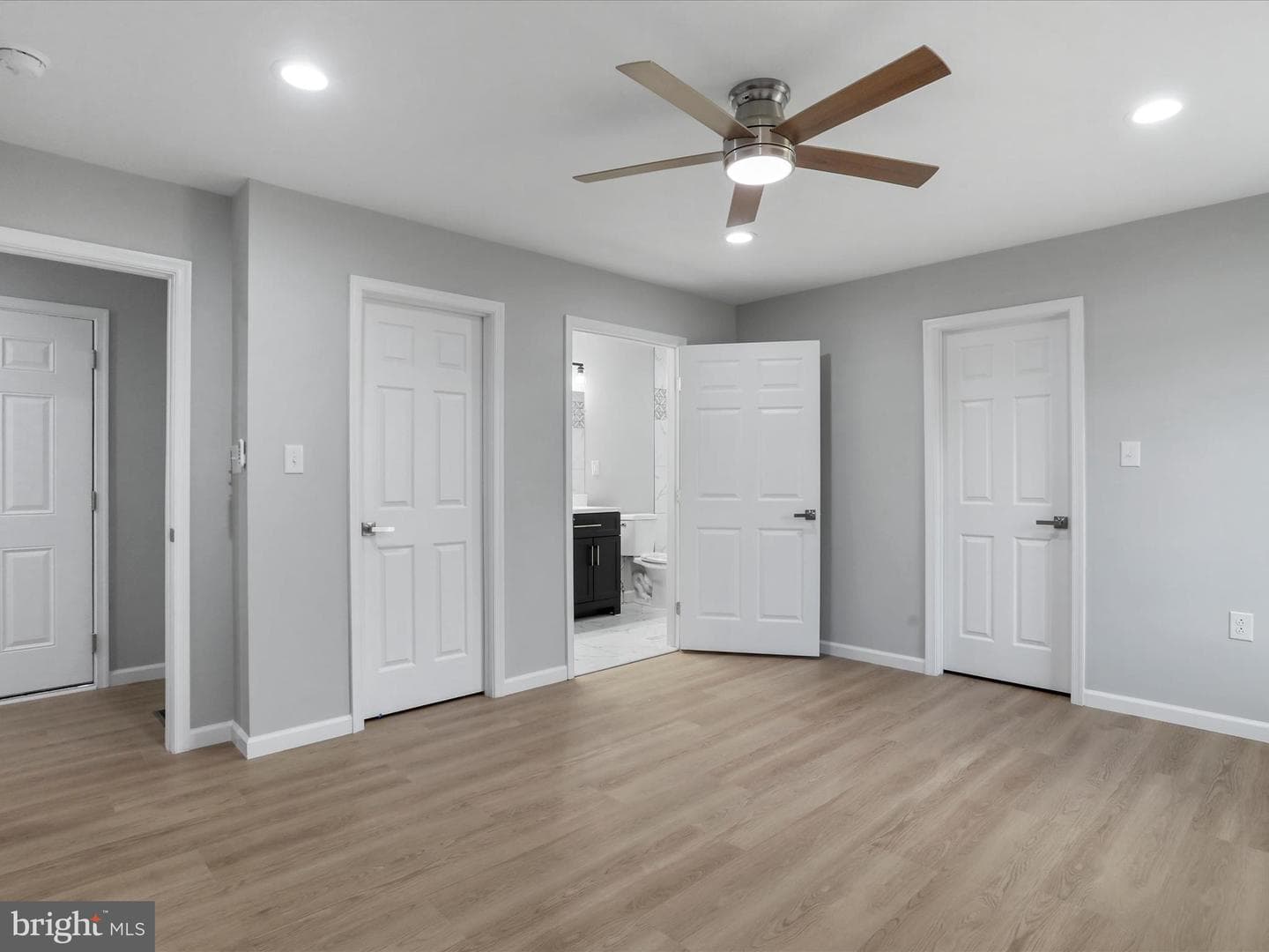 602 W Spring Street photo 10