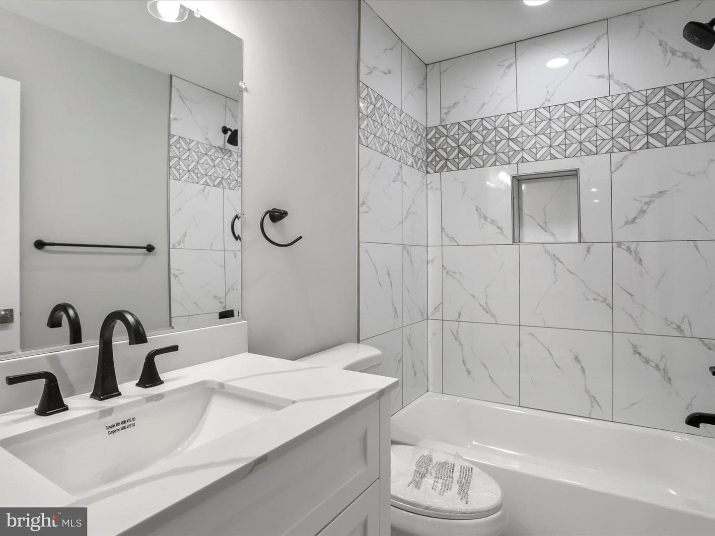 602 W Spring Street photo 13