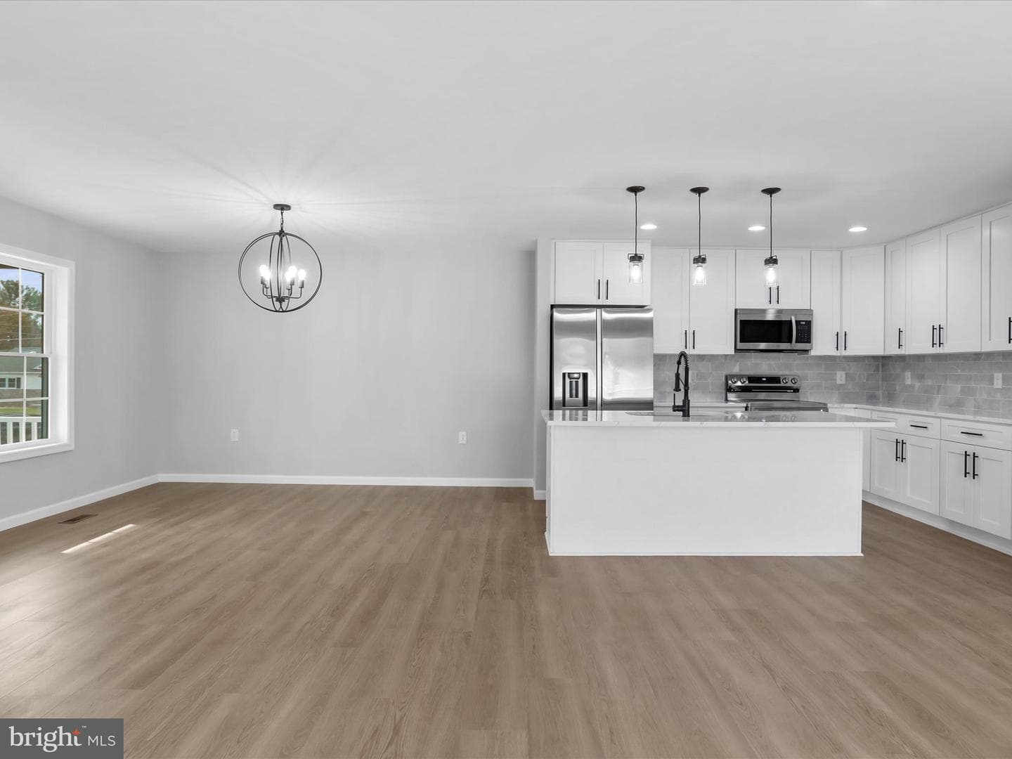 602 W Spring Street photo 24