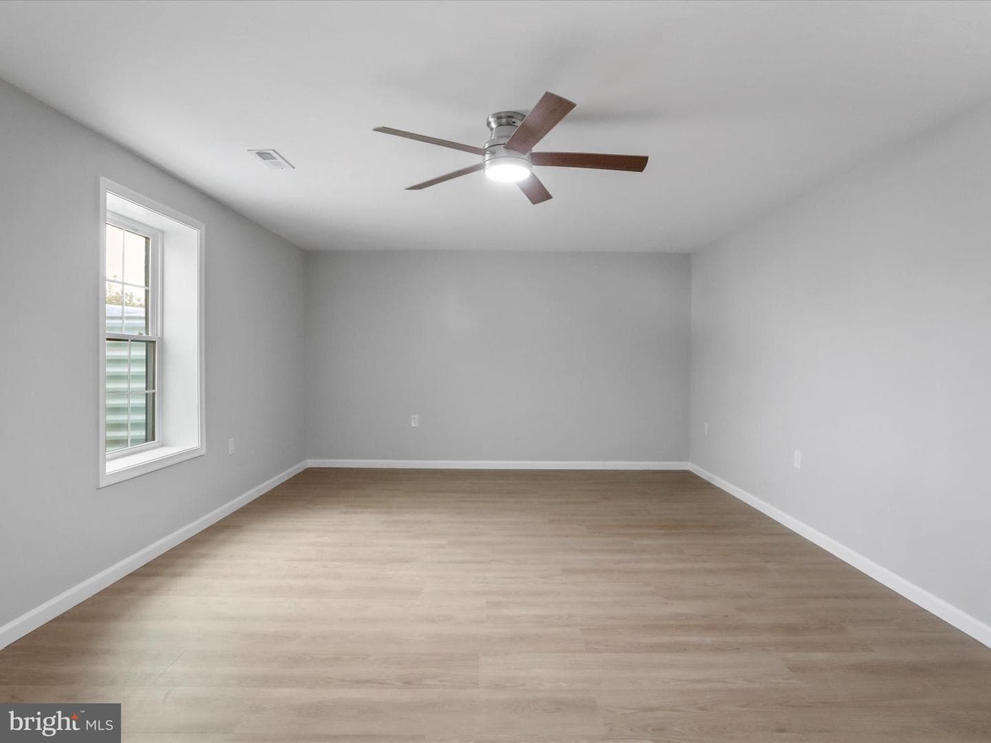 602 W Spring Street photo 26