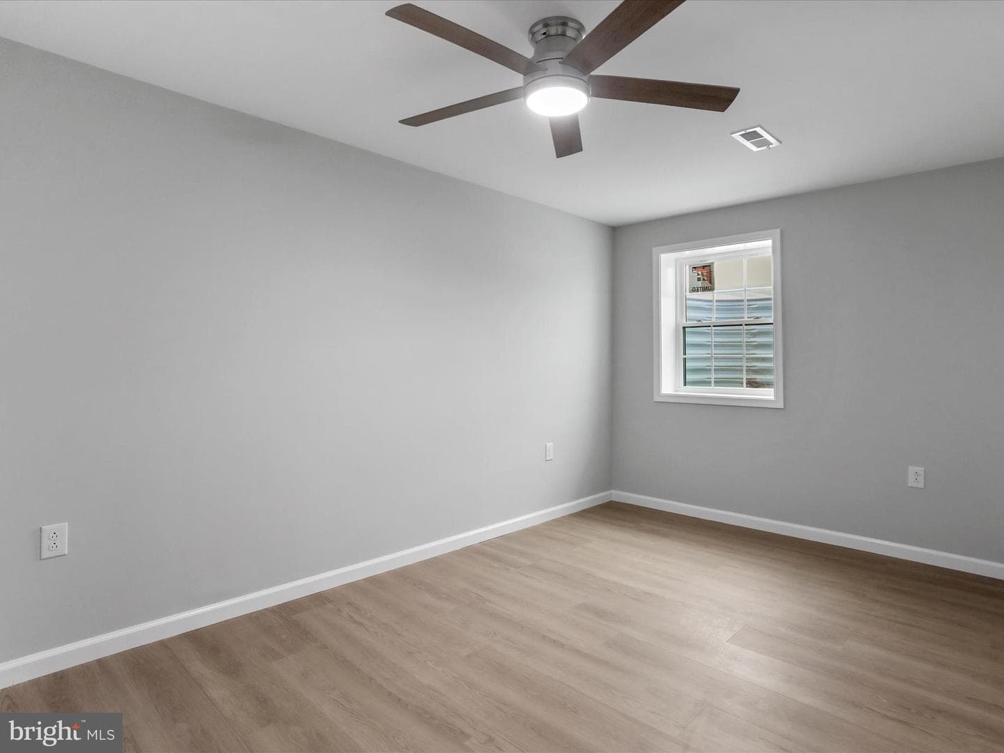 602 W Spring Street photo 28