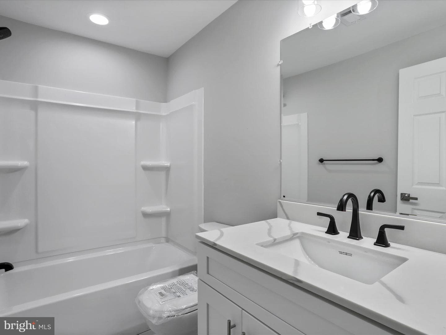 602 W Spring Street photo 36