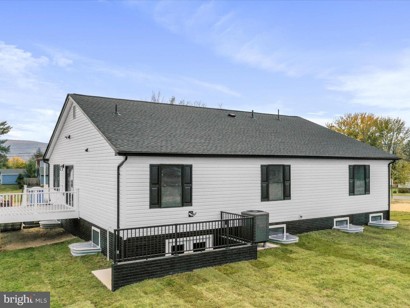 602 W Spring Street photo 40