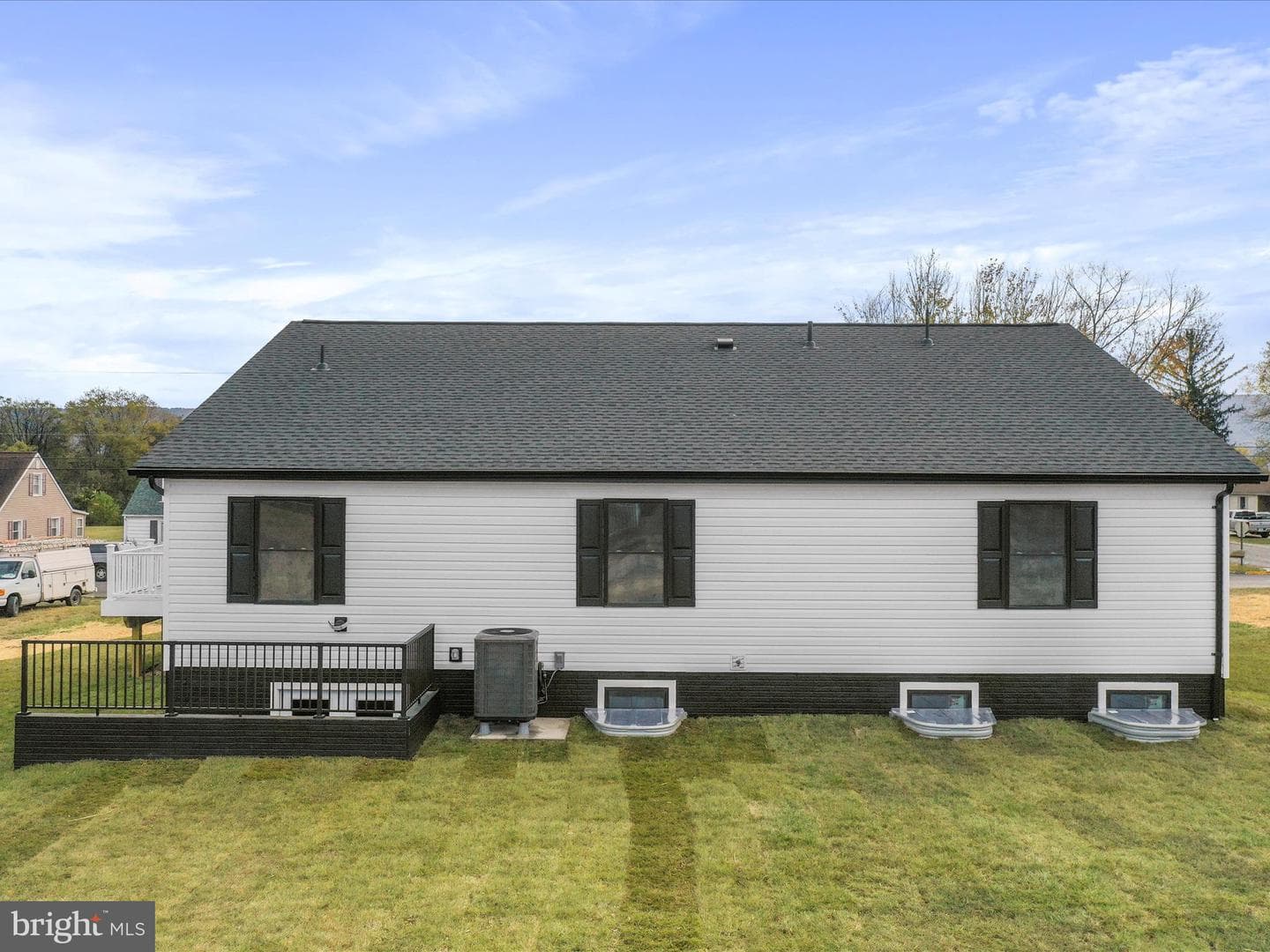 602 W Spring Street photo 41