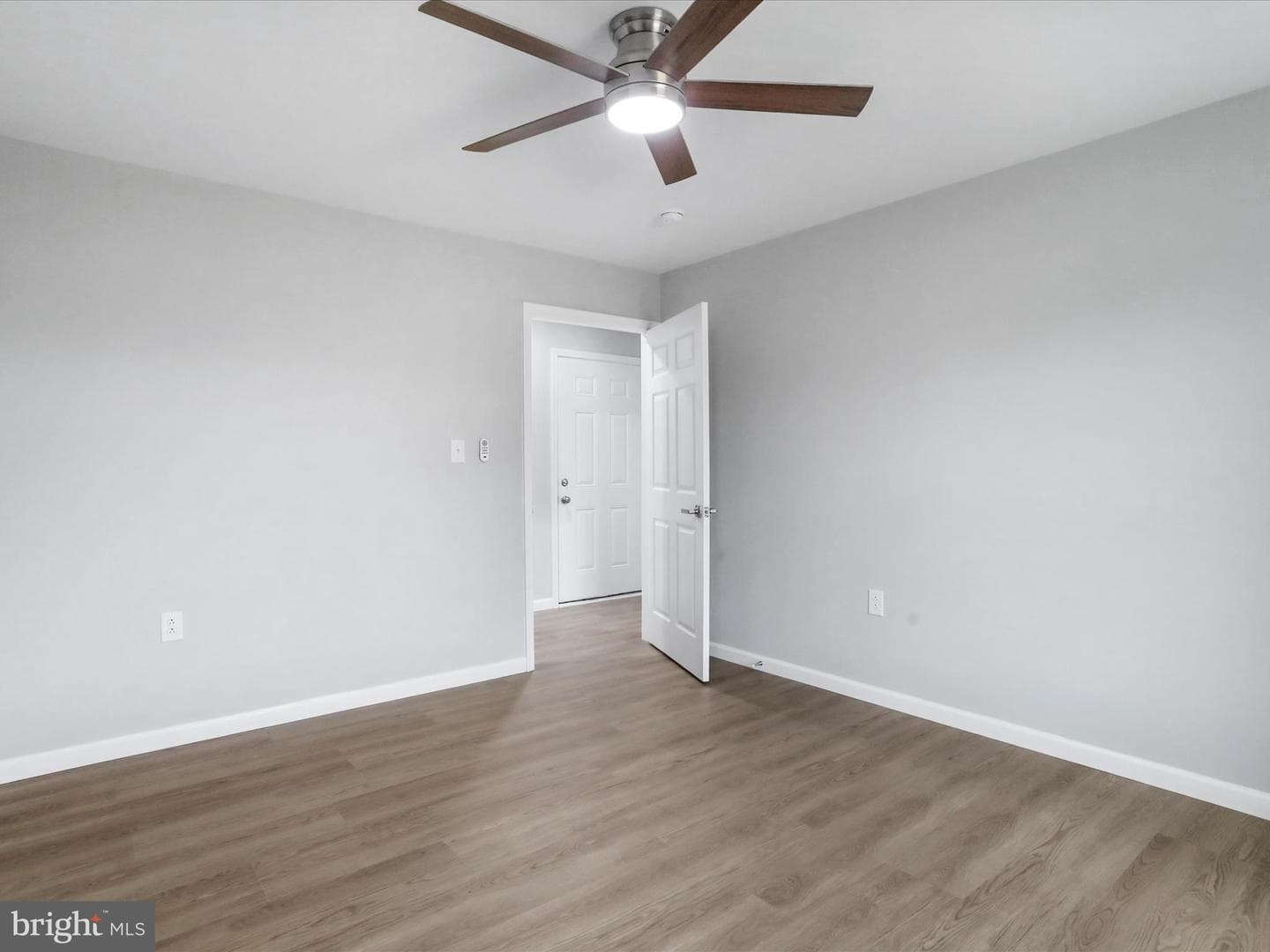 602 W Spring Street photo 7